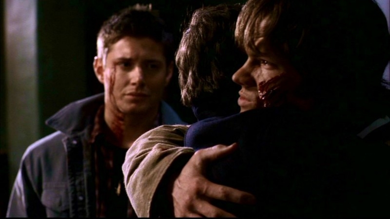 Jared Padalecki , Jensen Ackles e Jeffrey Dean Morgan, la famiglia Winchester al completo nell'episodio 'Ombre' di Supernatural