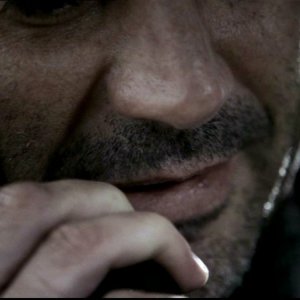 Un primissimo piano di Jeffrey Dean Morgan nell'episodio 'Lo spaventapasseri' di Supernatural