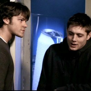 Jensen Ackles accanto a Jared Padalecki nell'episodio 'Faith' di Supernatural