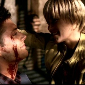 Jensen Ackles e Nicki Lynn Aycox nell'episodio 'Ombre' di Supernatural
