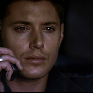 Jensen Ackles in un episodio di Supernatural, 'Lo spaventapasseri'