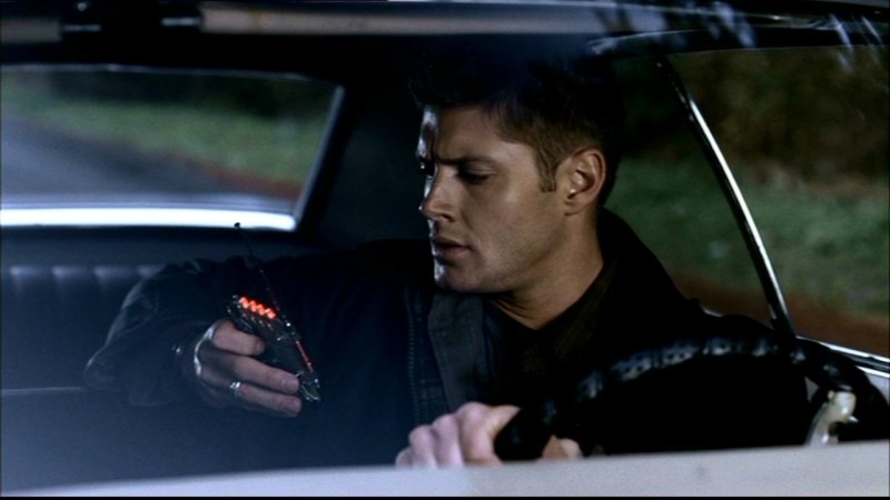 Jensen Ackles Nella Fedele Impala In Un Episodio Di Supernatural Lo Spaventapasseri 57232