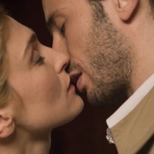 Julie Gayet e Michaël Cohen in una sequenza del film Solo un bacio per favore