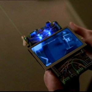 L'indispensabile EMF, un congegno in grado di captare i campi elettromagnetici che si generano durante un'attività sovrannaturale. Supernatural, episodio 'Incubi'