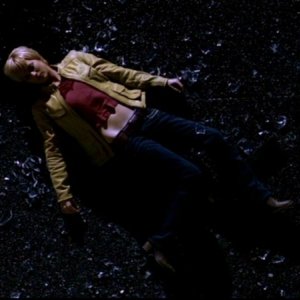 Nicki Lynn Aycox nell'episodio 'Ombre' di Supernatural