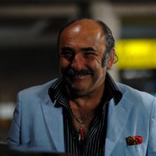 Alessandro Haber in una scena del film L'amore non basta