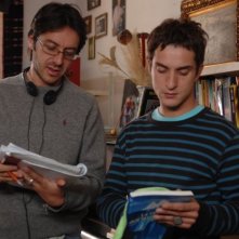 Alessandro Tiberi e il regista Stefano Chiantini sul set del film L'amore non basta