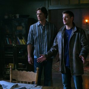 I fratelli Winchester interpretati da Jensen Ackles e Jared Padalecki, nell'episodio 'Bloodlust', il secondo che tratta di vampiri, nella serie Supernatural