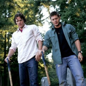 Jared Padalecki e Jensen Ackles nell'episodio 'Children shouldn't play with dead things' della serie Supernatural