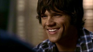 un sorriso di Jared Padalecki, nell'episodio 'Una pistola dal passato' di Supernatural