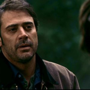 Jeffrey Dean Morgan è John Winchester, nell'episodio 'Una pistola dal passato' di Supernatural