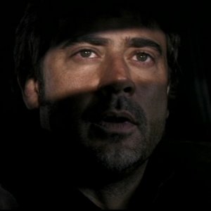lo sguardo di Jeffrey Dean Morgan, nel ruolo di John Winchester, nell'episodio 'Una pistola dal passato' di Supernatural