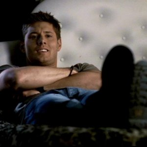Jensen Ackles nel ruolo di Dean Winchester, nell'episodio 'Il quadro maledetto' di Supernatural