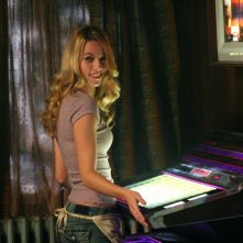 Una sexy Alona Tal, nel ruolo di Jo Harvelle, nell'episodio 'Simon said' della serie tv Supernatural