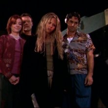 Alyson Hannigan, Nicholas Brendon, Anthony Head e Sarah Michelle Gellar nell'episodio 'Birra stregata' della quarta stagione di Buffy - L'ammazzavampiri