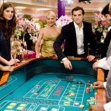 Cameron Diaz e Ashton Kutcher al tavolo da gioco in una scena di Notte brava a Las Vegas