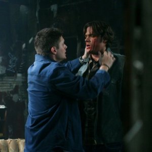 Jared Padalecki e Jensen Ackles nell'episodio 'Hunted' della serie tv Supernatural
