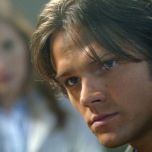 Jared Padalecki e Kate Jennings Grant nell'episodio 'Croatoan' della serie Supernatural