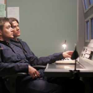 Jensen Ackles con Jared Padalecki nell'episodio 'Nightshifter' della serie tv Supernatural