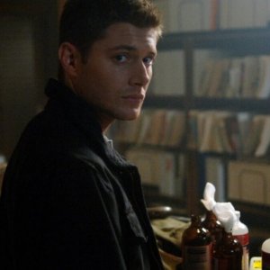 Jensen Ackles nel ruolo di Dean Winchester nell'episodio 'Croatoan' della serie Supernatural