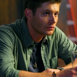 Jensen Ackles nel ruolo di Dean Winchester nell'episodio Chiamata da uno sconosciuto di Supernatural