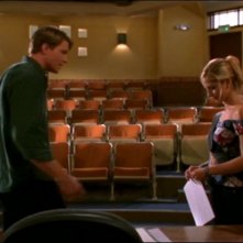 Marc Blucas e Sarah Michelle Gellar in una scena dell'episodio 'Il sapore del terrore' della quarta stagione di Buffy - L'ammazzavampiri