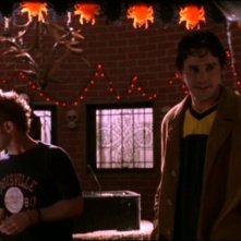 Seth Green e Nicholas Brendon in una scena dell'episodio 'Il sapore del terrore' della quarta stagione di Buffy - L'ammazzavampiri