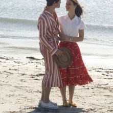 Claire Danes e Hugh Dancy in una sequenza di Un amore senza tempo