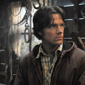 Jared Padalecki nell'episodio 'Roadkill' della serie Supernatural