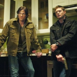 Jensen Ackles e Jared Padalecki sul set dell'episodio 'Cuore' della serie Supernatural