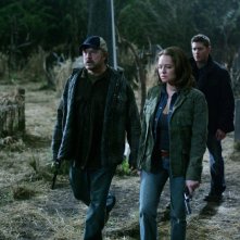Jim Beaver, Jensen Ackles e Samantha Ferris nell'episodio 'All Hell breaks loose: part 2' della serie tv Supernatural
