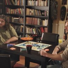 Jorge Garcia e Josh Holloway in una scena dell'episodio 'The Shape of Things to Come' di Lost