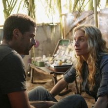 Matthew Fox ed Elizabeth Mitchell in una scena dell'episodio 'Something Nice Back Home' di Lost