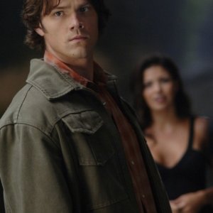 Jared Padalecki e Sandra McCoy nell'episodio 'Bedtime stories' del serial Supernatural