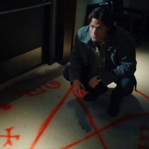 Jared Padalecki nell'episodio 'Jus in Bello' della serie Supernatural