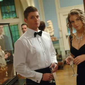 Jensen Ackles e Lauren Cohan sul set dell'episodio 'Red sky at morning' della serie Supernatural