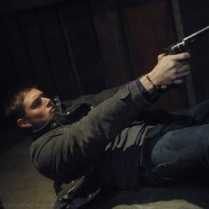 Jensen Ackles nel ruolo di Dean nell'episodio 'Fresh Blood' della serie Supernatural