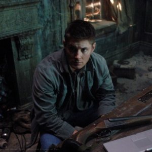 Jensen Ackles nel ruolo di Dean Winchester nell'episodio 'Ghostfacers' della terza stagione della serie Supernatural