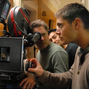 Ackles sul set dell'episodio 'Playthings' della serie Supernatural
