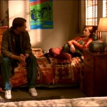 Marc Blucas e Alyson Hannigan in una scena dell'episodio 'Le pattuglie della notte' della quarta stagione di Buffy - L'ammazzavampiri
