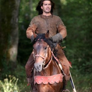 Marco Bonini a cavallo in una scena del film L'anno mille