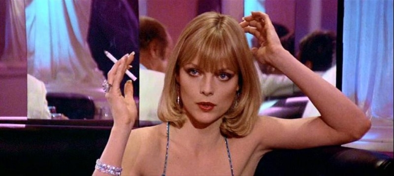 Charlize Theron nel look Scarface di Elvira Hancock: Michelle Pfeiffer impressionata dal risultato