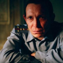 Aleksei Poluyan in una scena del film Cargo 200