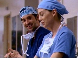 Ellen Pompeo e Patrick Dempsey, rispettivamente nei ruoli di Meredith Grey e Derek Sheperd, nell'episodio 'Salvami' della serie 'Grey's Anatomy'