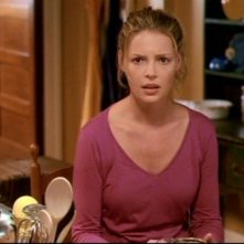 Katherine Heigl nei panni della splendida dottoressa Izzie Stevens, nell'episodio 'Cerchi di fuoco' della serie Grey's Anatomy
