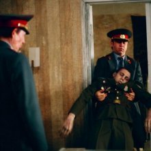 Una scena del film Cargo 200