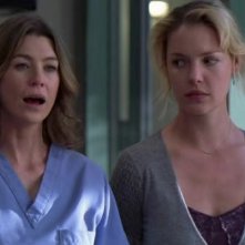 Ellen Pompeo e Katherine Heigl nell'episodio 'Losing my Religion' della serie tv Grey's Anatomy