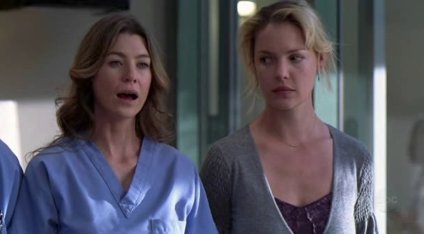 Ellen Pompeo e Katherine Heigl nell'episodio 'Losing my Religion' della serie tv Grey's Anatomy