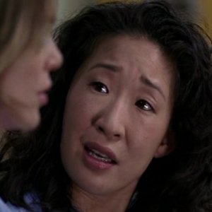 Ellen Pompeo e Sandra Oh nell'episodio 'Break on Through' della serie Grey's Anatomy