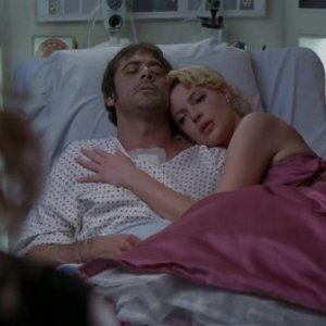 Jeffrey Dean Morgan e Katherine Heigl nell'episodio 'Losing my Religion' della serie tv Grey's Anatomy
